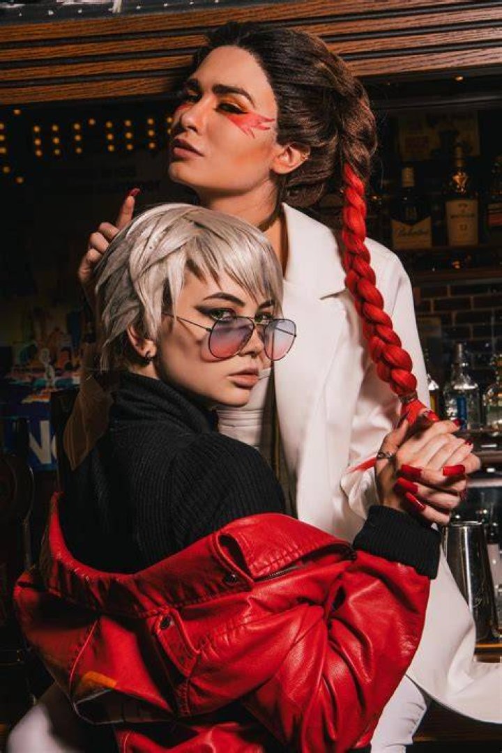 Are Loba and Valkyrie dating?
