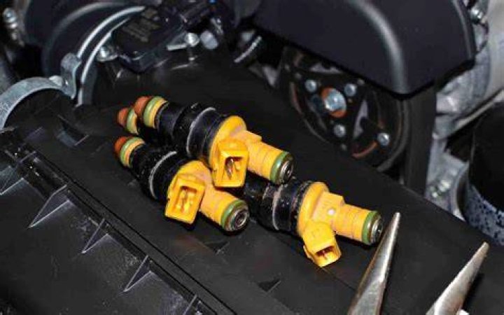 Is it expensive to replace fuel injectors?